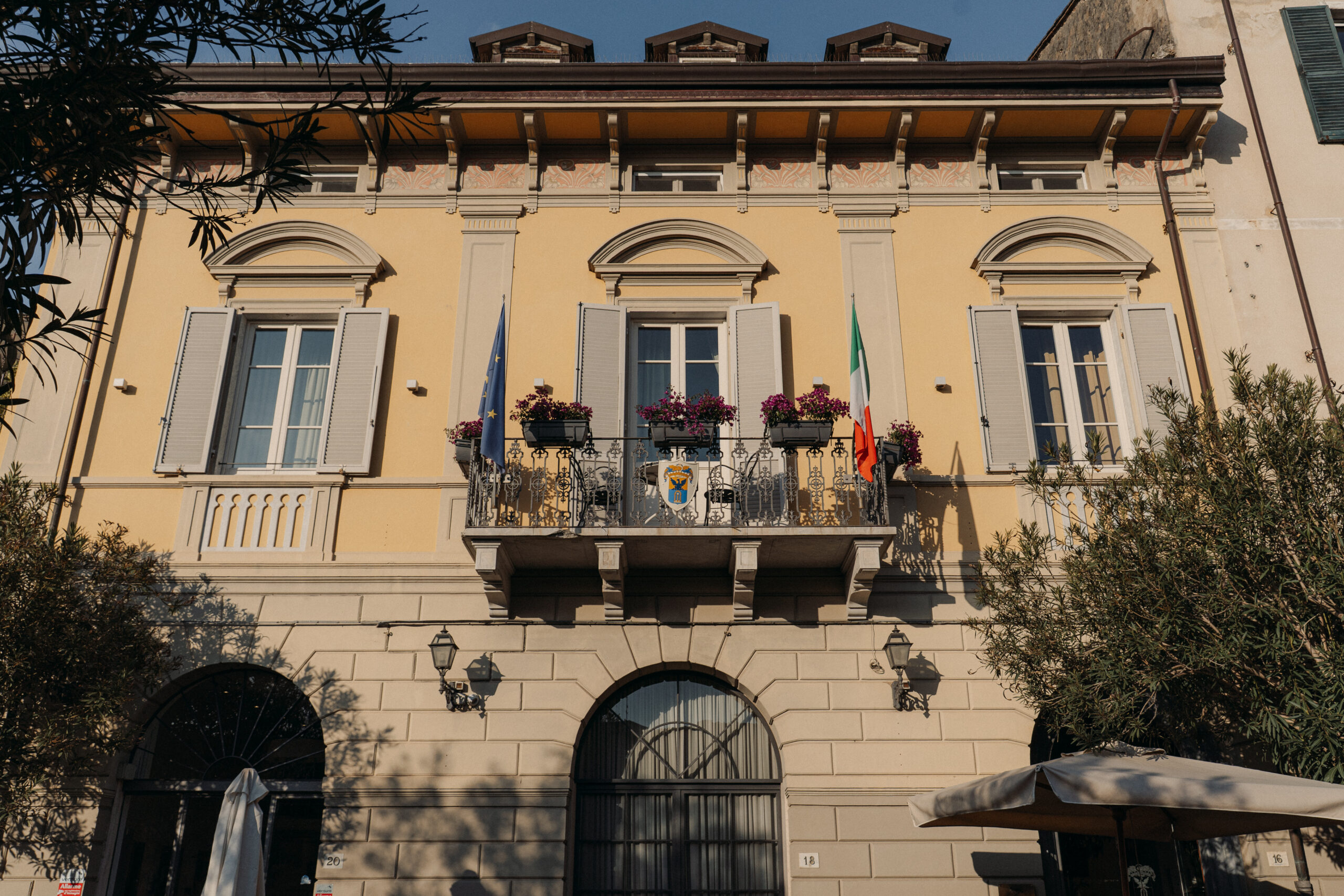 facciata esterna Palazzo Guiscardo Pietrasanta
